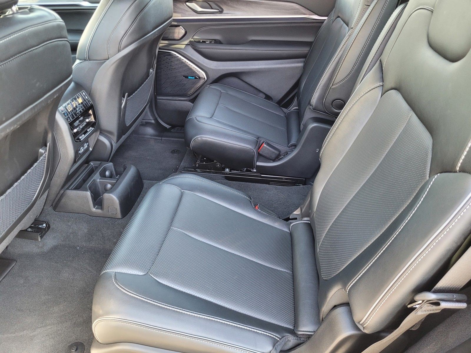 2024 Jeep Grand Cherokee L Overland - Photo 11