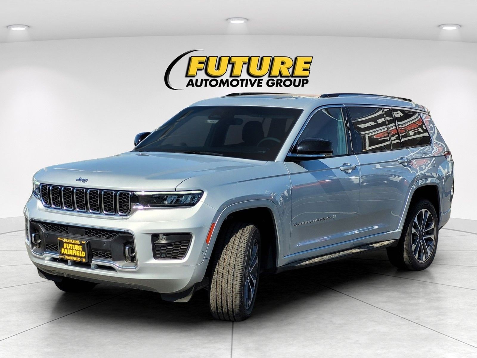 New 2024 Silver Zynith Exterior Paint Jeep Overland image 24