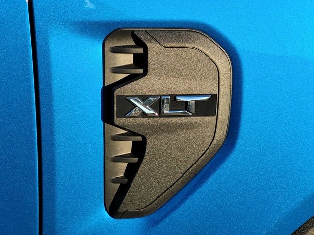 New 2025 Velocity Blue Metallic Ford XLT image 25