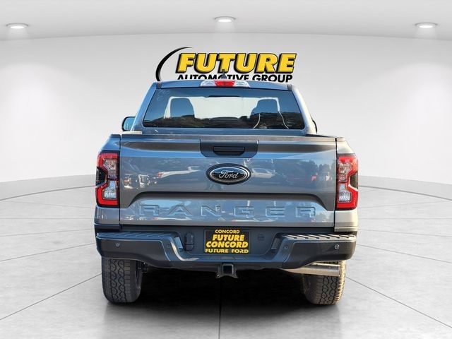 New 2025 Carbonized Gray Metallic Ford XLT image 4
