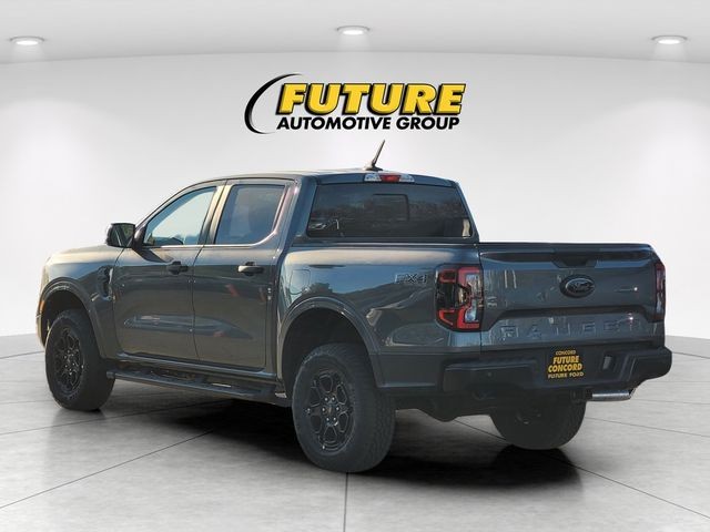 New 2025 Carbonized Gray Metallic Ford XLT image 5