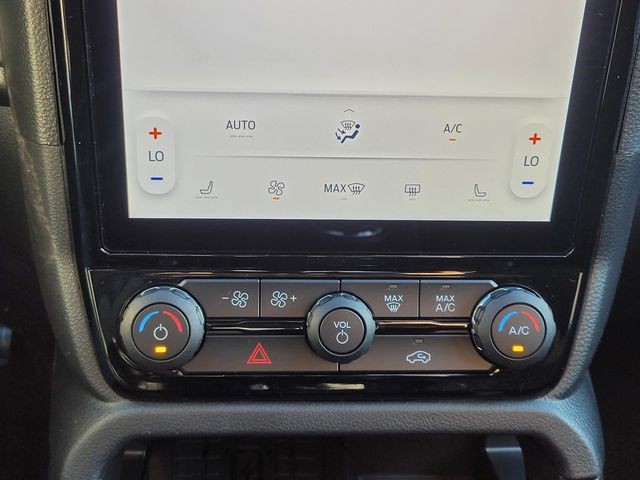 New 2025 Carbonized Gray Metallic Ford XLT image 22