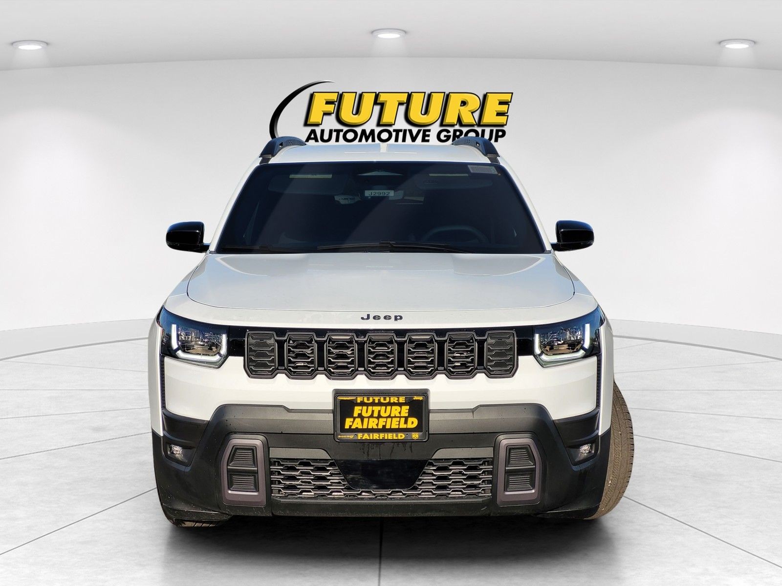 New 2026 Bright White Clear-Coat Exterior Paint Jeep Limited image 3