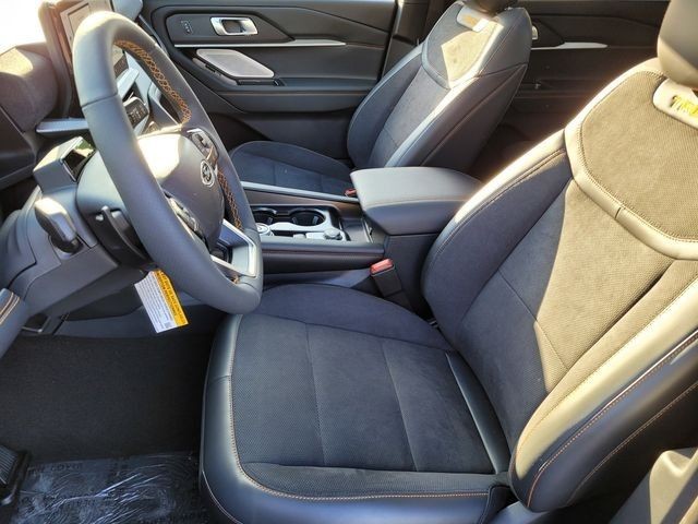 New 2026 Agate Black Metallic Ford Tremor® image 40
