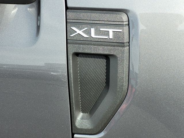 New 2026 Carbonized Gray Metallic Ford XLT image 24