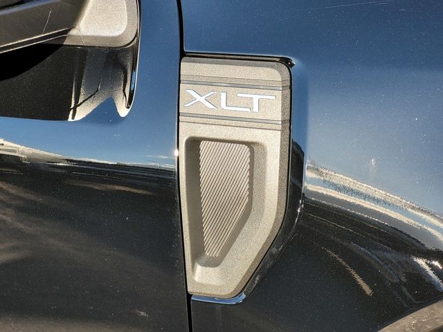 New 2026 Shadow Black Ford XLT image 24