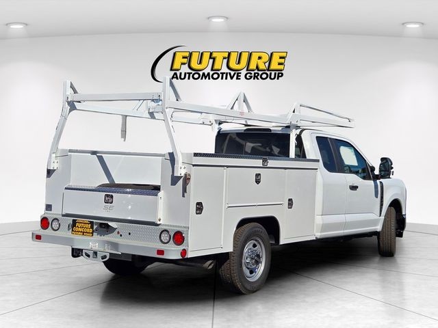 New 2026 White Ford F350 4X2S/CCCSR image 3