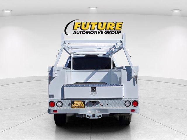 New 2026 White Ford F350 4X2S/CCCSR image 4