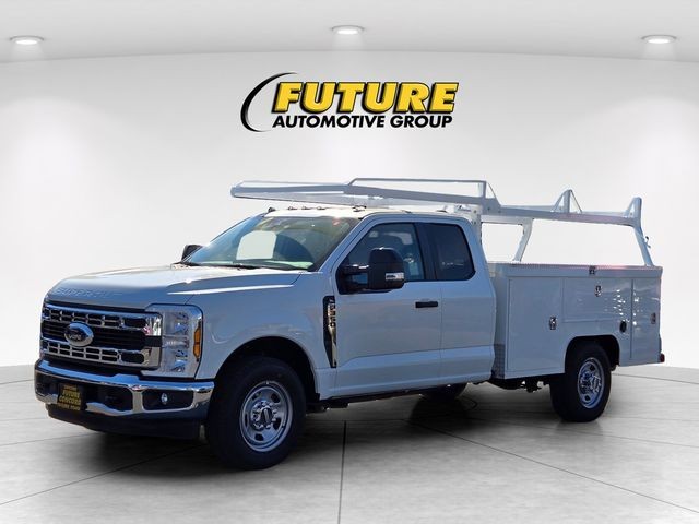New 2026 White Ford F350 4X2S/CCCSR image 7