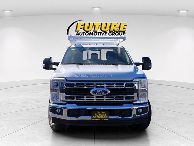 New 2026 White Ford F350 4X2S/CCCSR image 8