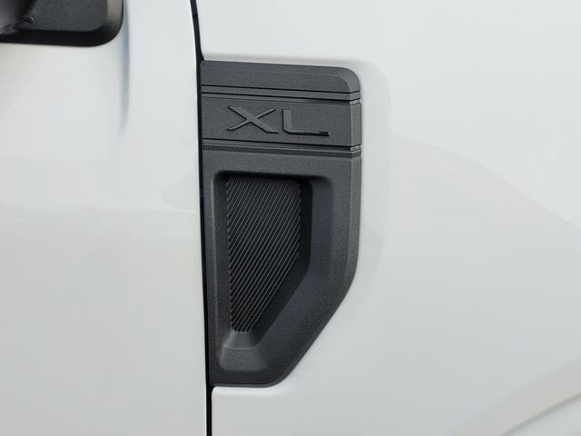 New 2026 Oxford White Ford XL image 24