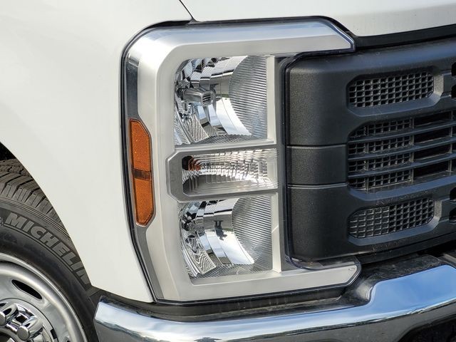 New 2026 Oxford White Ford F-250® XL image 10