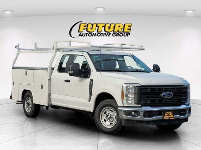 New 2026 Oxford White Ford F-250® XL image 26