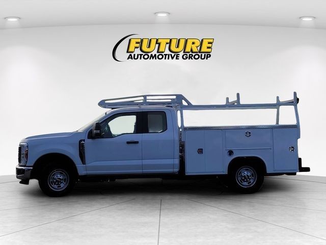 New 2026 Oxford White Ford F-250® XL image 32