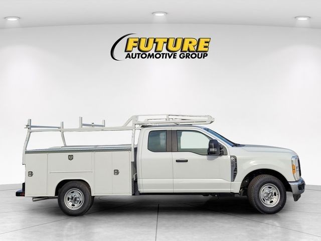 New 2026 Oxford White Ford F-250® XL image 33