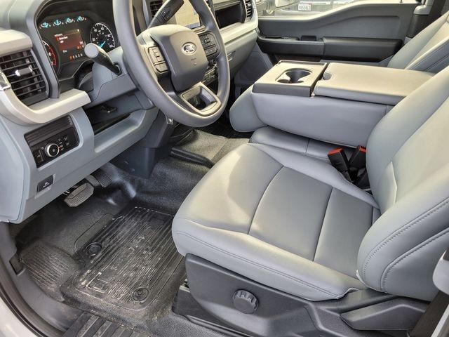 New 2026 Oxford White Ford F-250® XL image 36