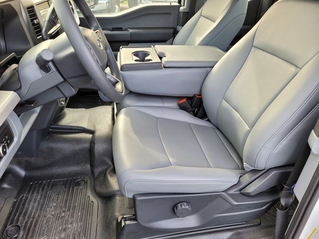 New 2026 Oxford White Ford F-250® XL image 40