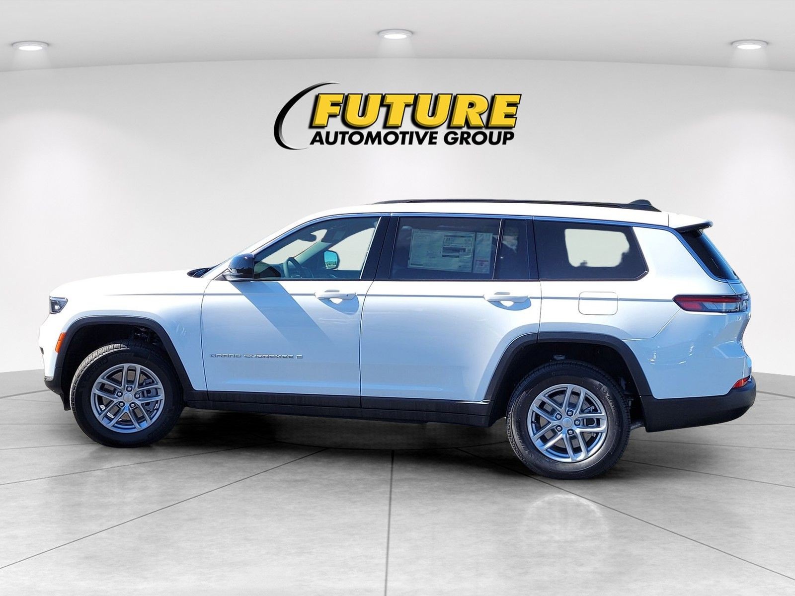 New 2026 Bright White Clear-Coat Exterior Paint Jeep Laredo image 7