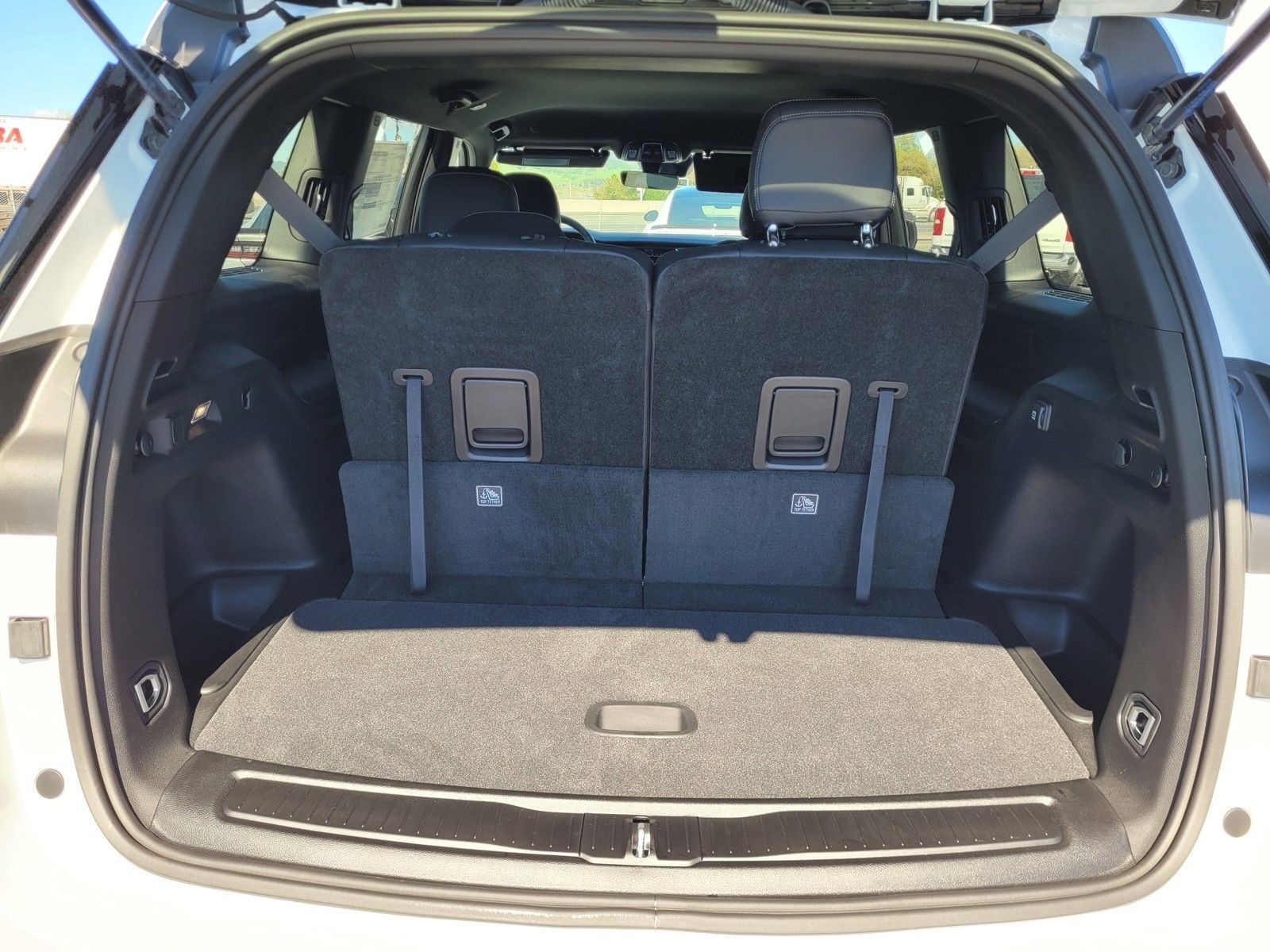 New 2026 Bright White Clear-Coat Exterior Paint Jeep Laredo image 43