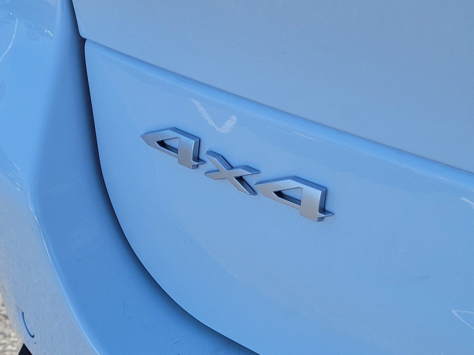 New 2026 Bright White Clear-Coat Exterior Paint Jeep Laredo image 49