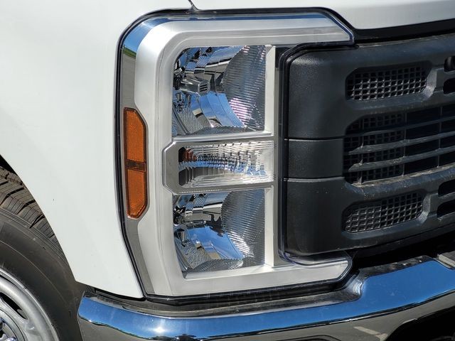New 2026 Oxford White Ford F-250® XL image 10