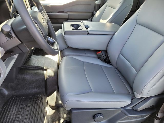 New 2026 Oxford White Ford F-250® XL image 15