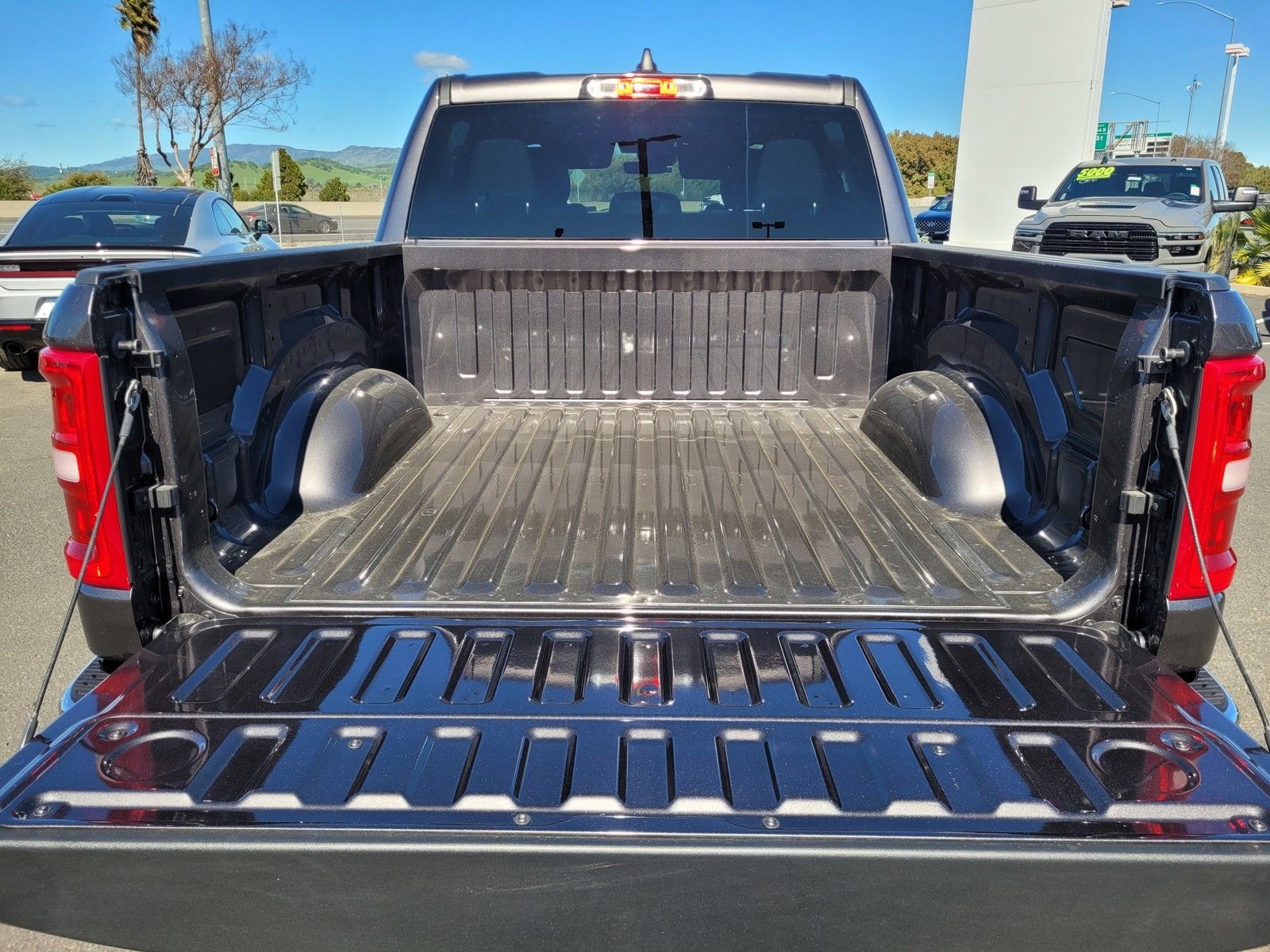 New 2026 Granite Crystal Metallic Clear-Coat Exterior Paint RAM Big Horn/Lone Star image 17