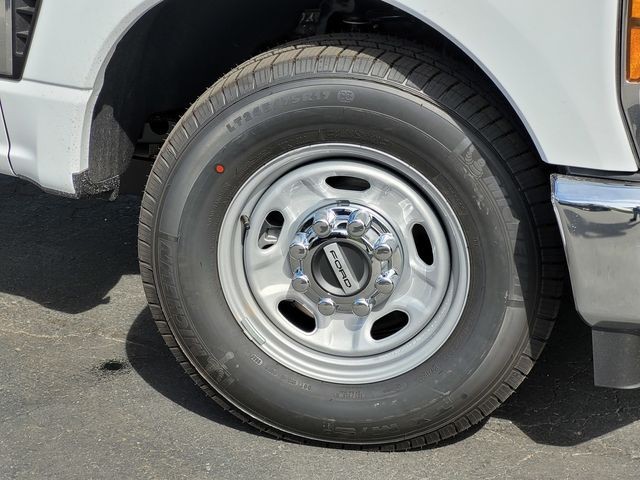 New 2026 Oxford White Ford F-250® XL image 9