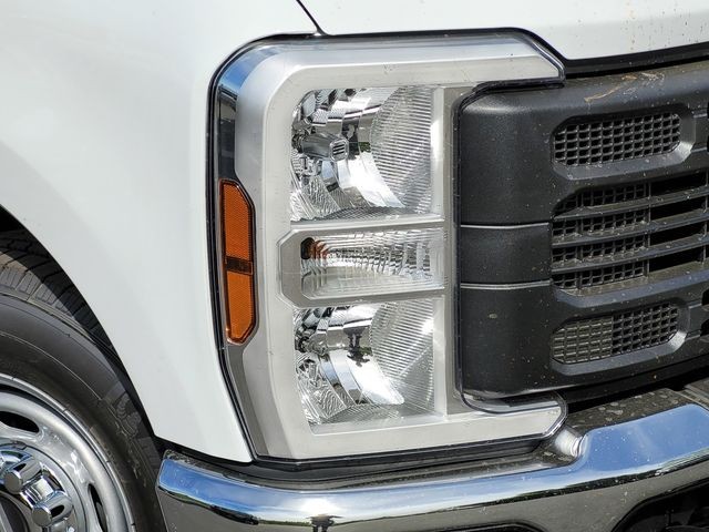 New 2026 Oxford White Ford F-250® XL image 10