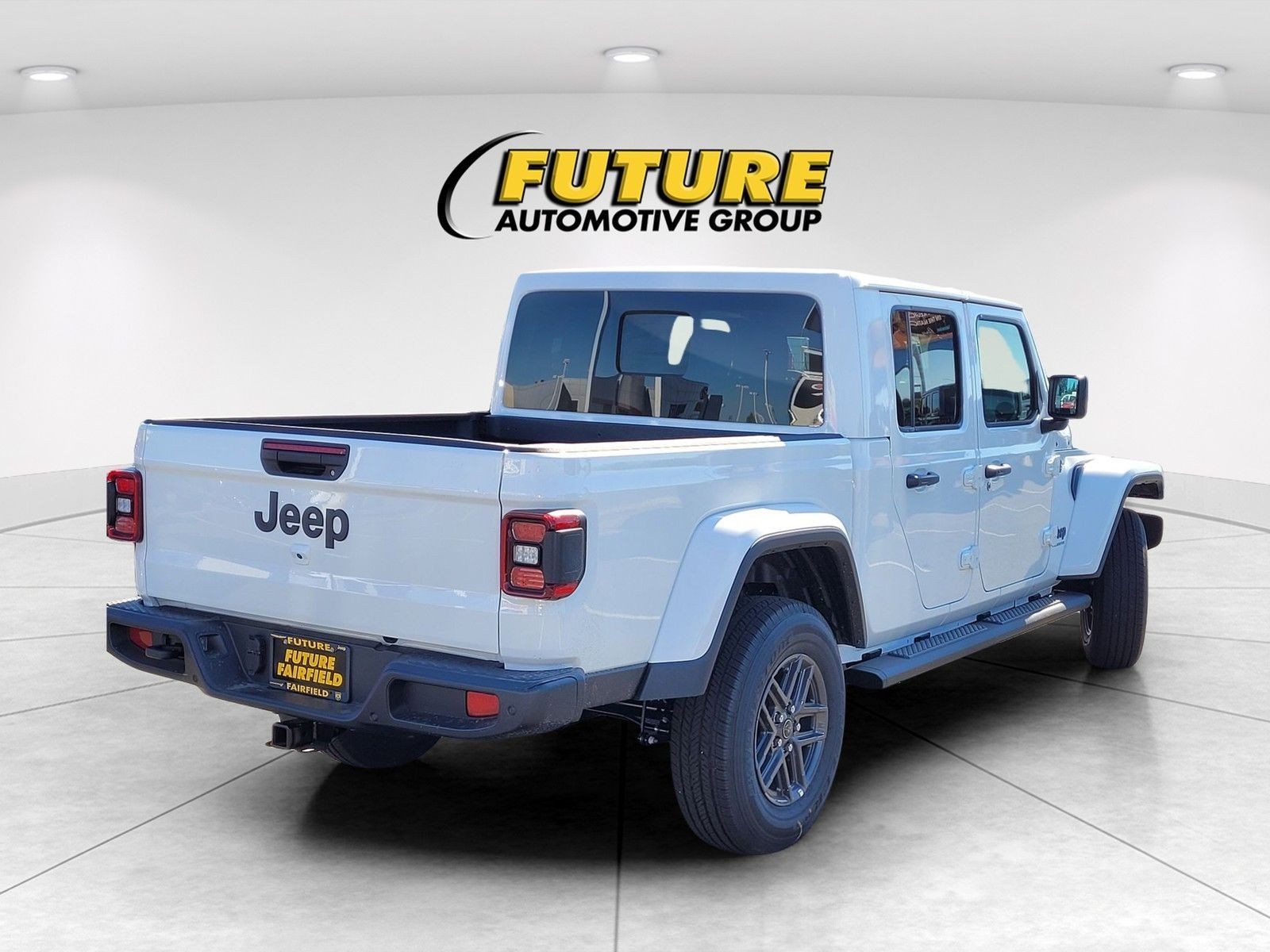 New 2026 Bright White Clear-Coat Exterior Paint Jeep Sport S image 31