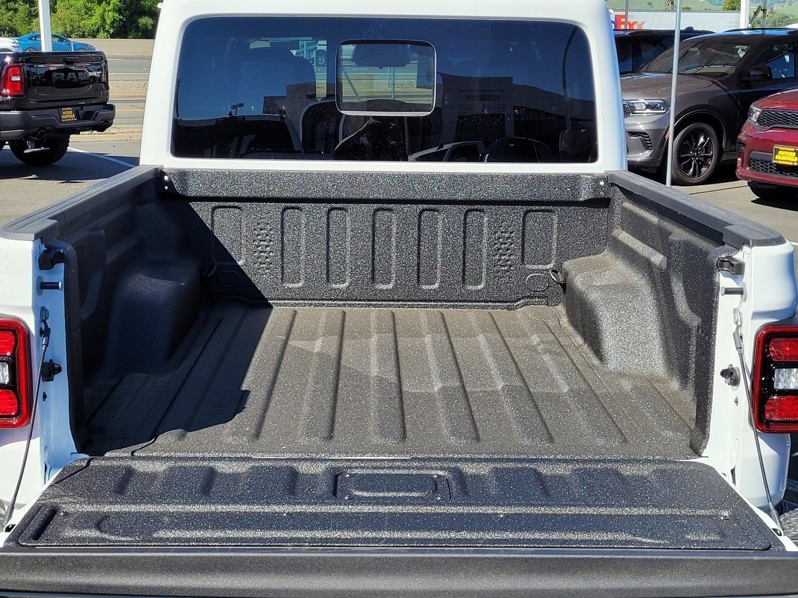 New 2026 Bright White Clear-Coat Exterior Paint Jeep Sport S image 42