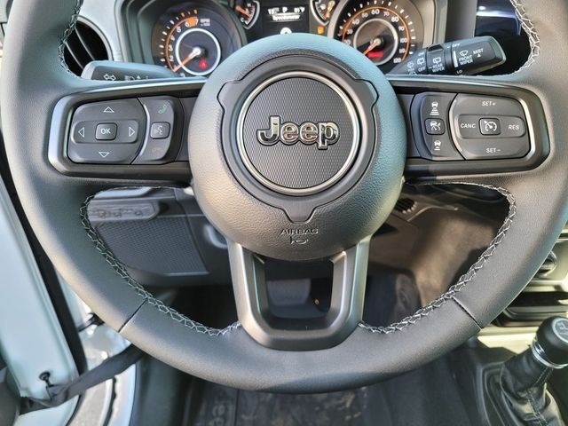 New 2026 Bright White Clear-Coat Exterior Paint Jeep Sport S image 62