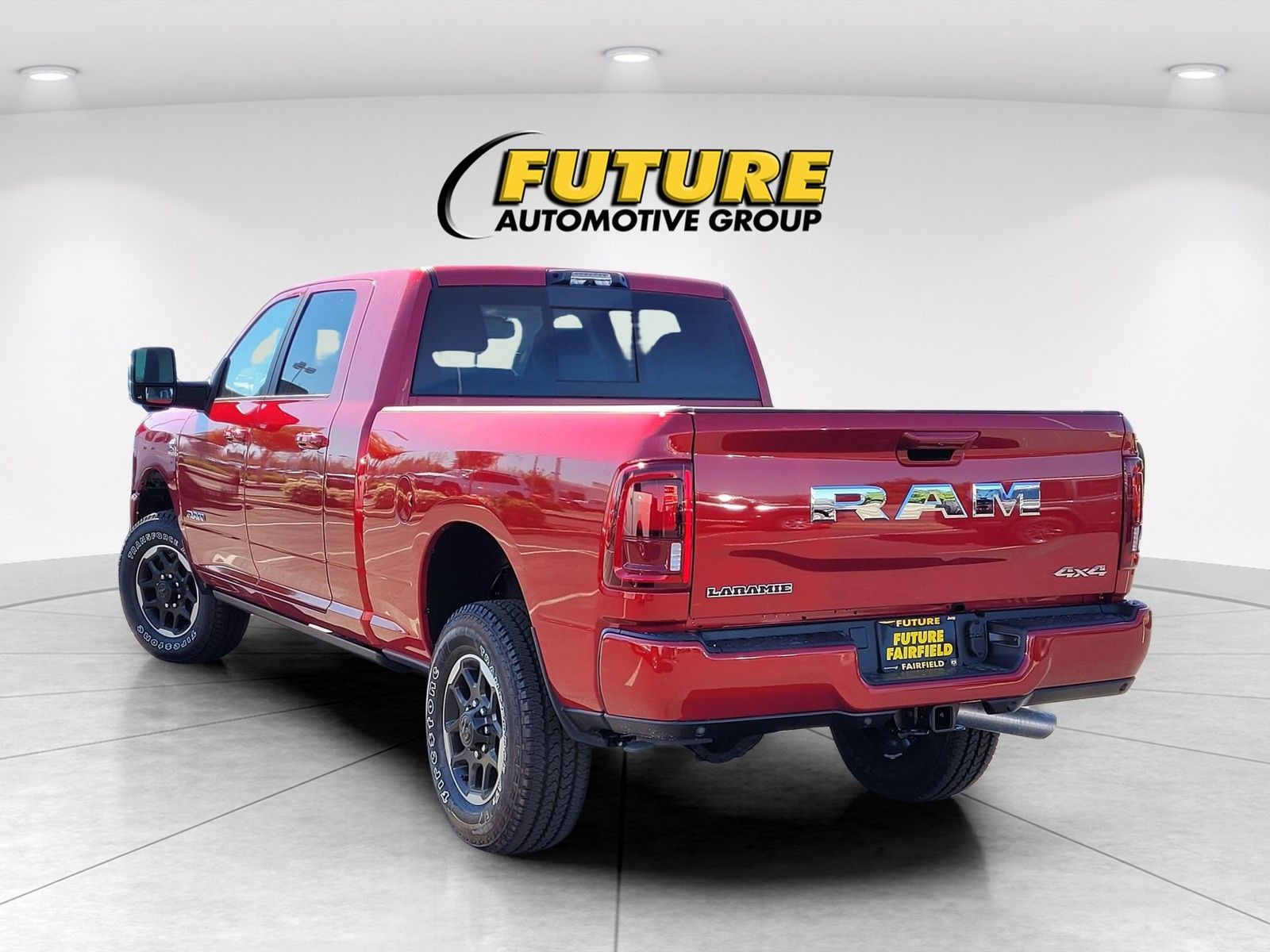New 2026 Molten Red Pearl-Coat Exterior Paint RAM Laramie image 5