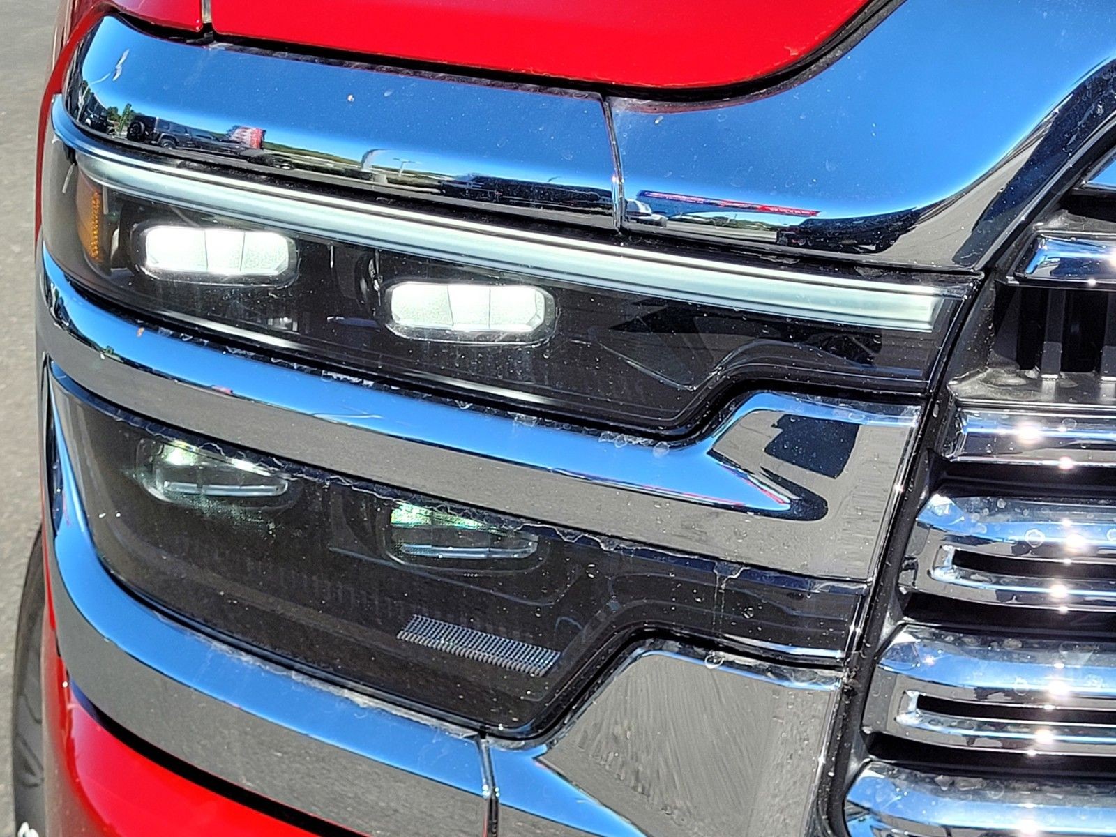 New 2026 Molten Red Pearl-Coat Exterior Paint RAM Laramie image 10