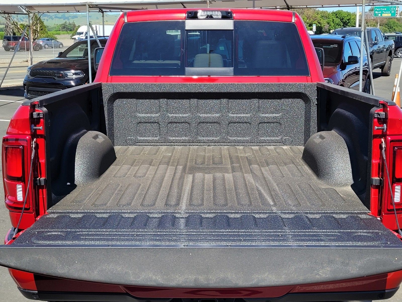 New 2026 Molten Red Pearl-Coat Exterior Paint RAM Laramie image 17