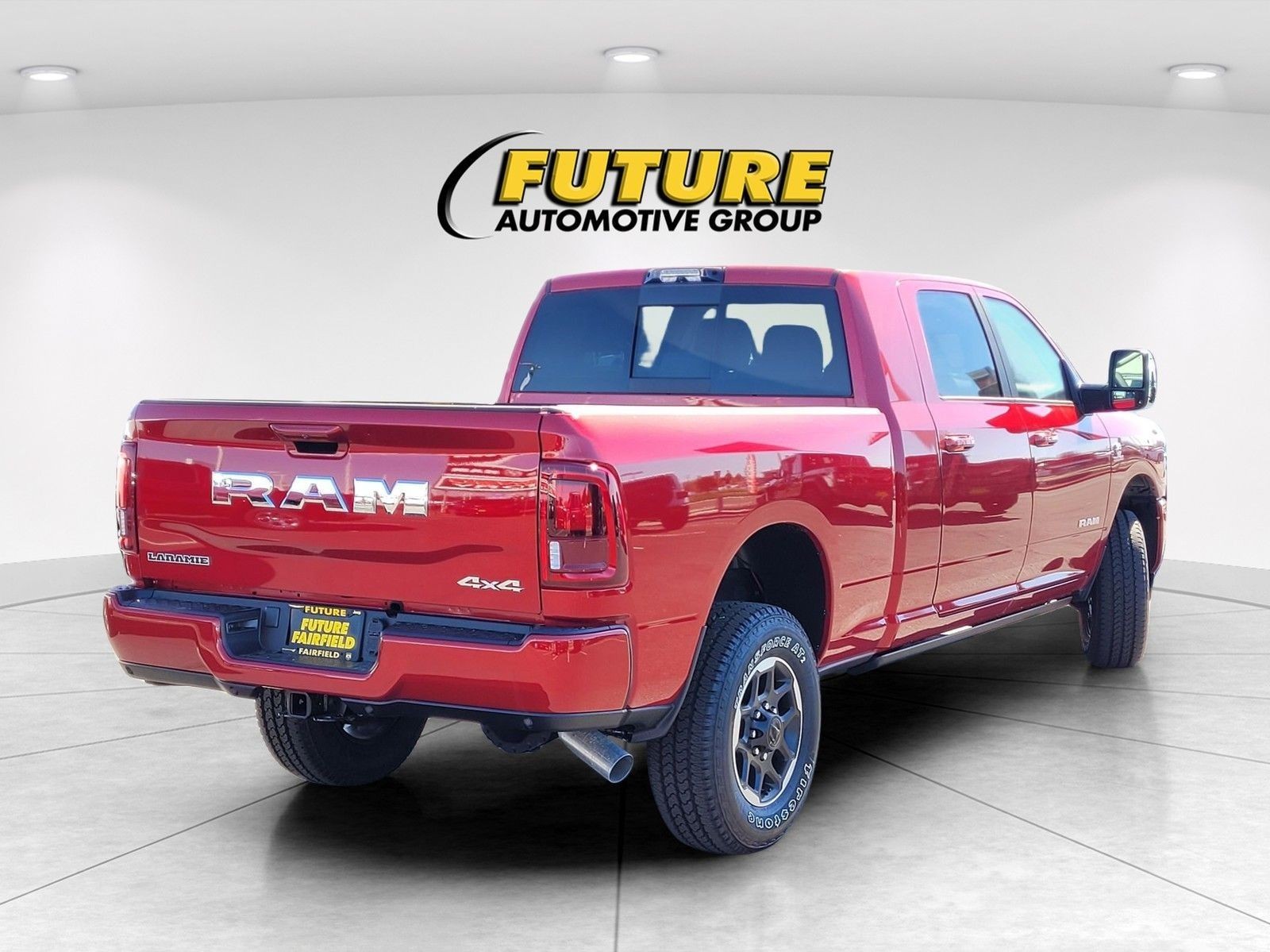 New 2026 Molten Red Pearl-Coat Exterior Paint RAM Laramie image 31