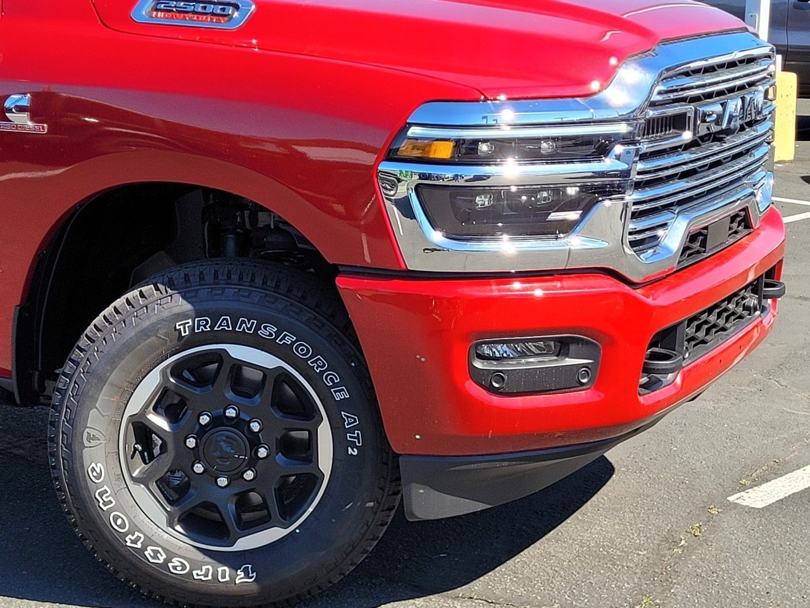 New 2026 Molten Red Pearl-Coat Exterior Paint RAM Laramie image 34