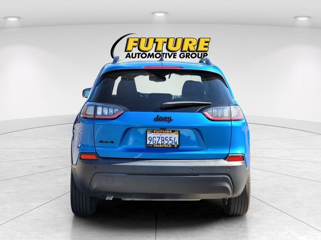 New 2023 Hydro Blue Pearl-Coat Exterior Paint Jeep Altitude image 6