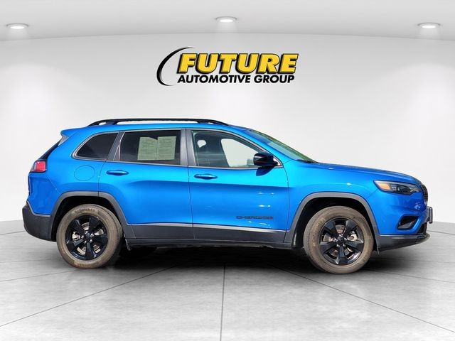 New 2023 Hydro Blue Pearl-Coat Exterior Paint Jeep Altitude image 10