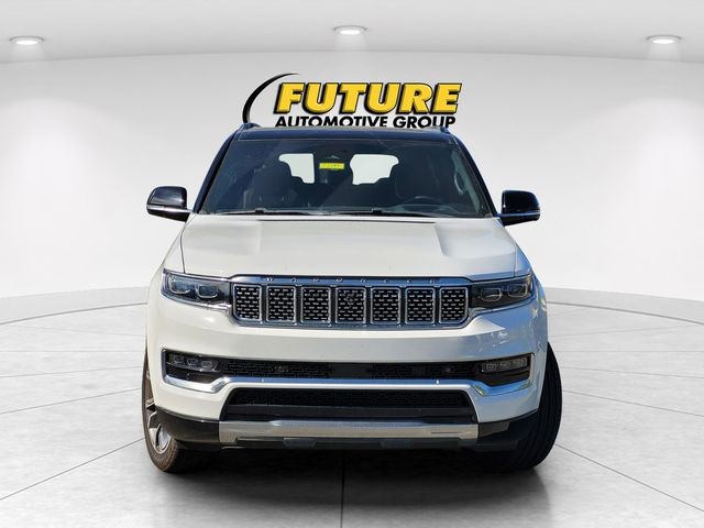 New 2023 Bright White Clear-Coat Exterior Paint Jeep Series III image 4