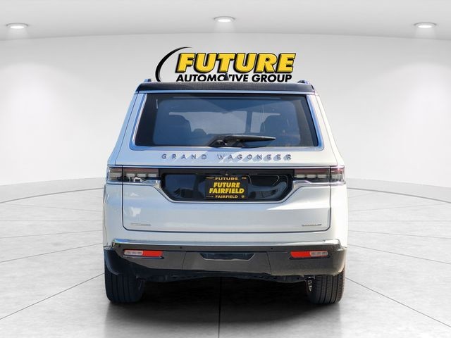 New 2023 Bright White Clear-Coat Exterior Paint Jeep Series III image 5