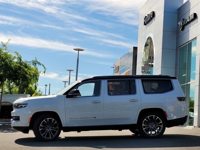 New 2023 Bright White Clear-Coat Exterior Paint Jeep Series III image 8