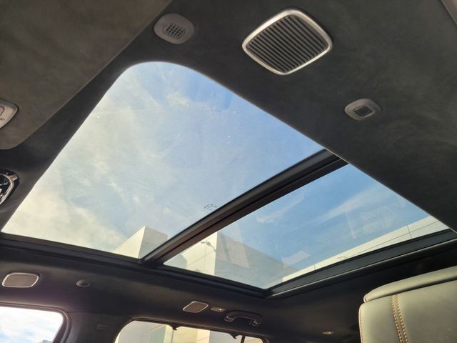 New 2023 Bright White Clear-Coat Exterior Paint Jeep Series III image 19