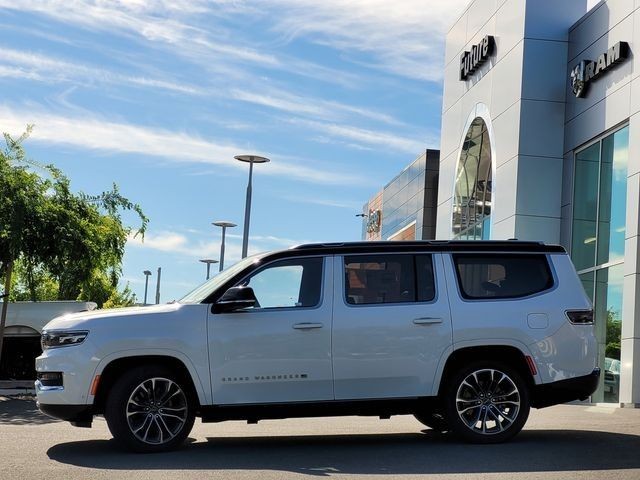 New 2023 Bright White Clear-Coat Exterior Paint Jeep Series III image 49