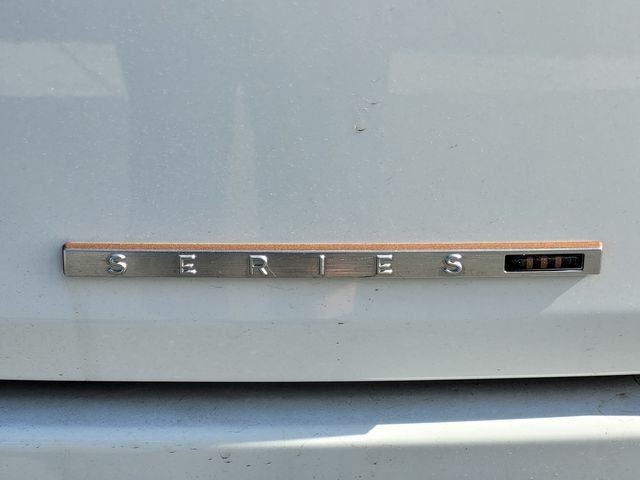 New 2023 Bright White Clear-Coat Exterior Paint Jeep Series III image 66