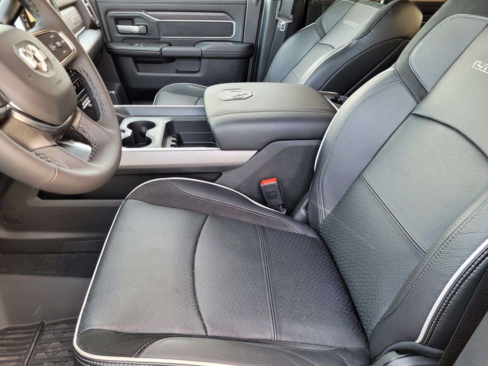 2025 RAM 2500 Laramie - Photo 14