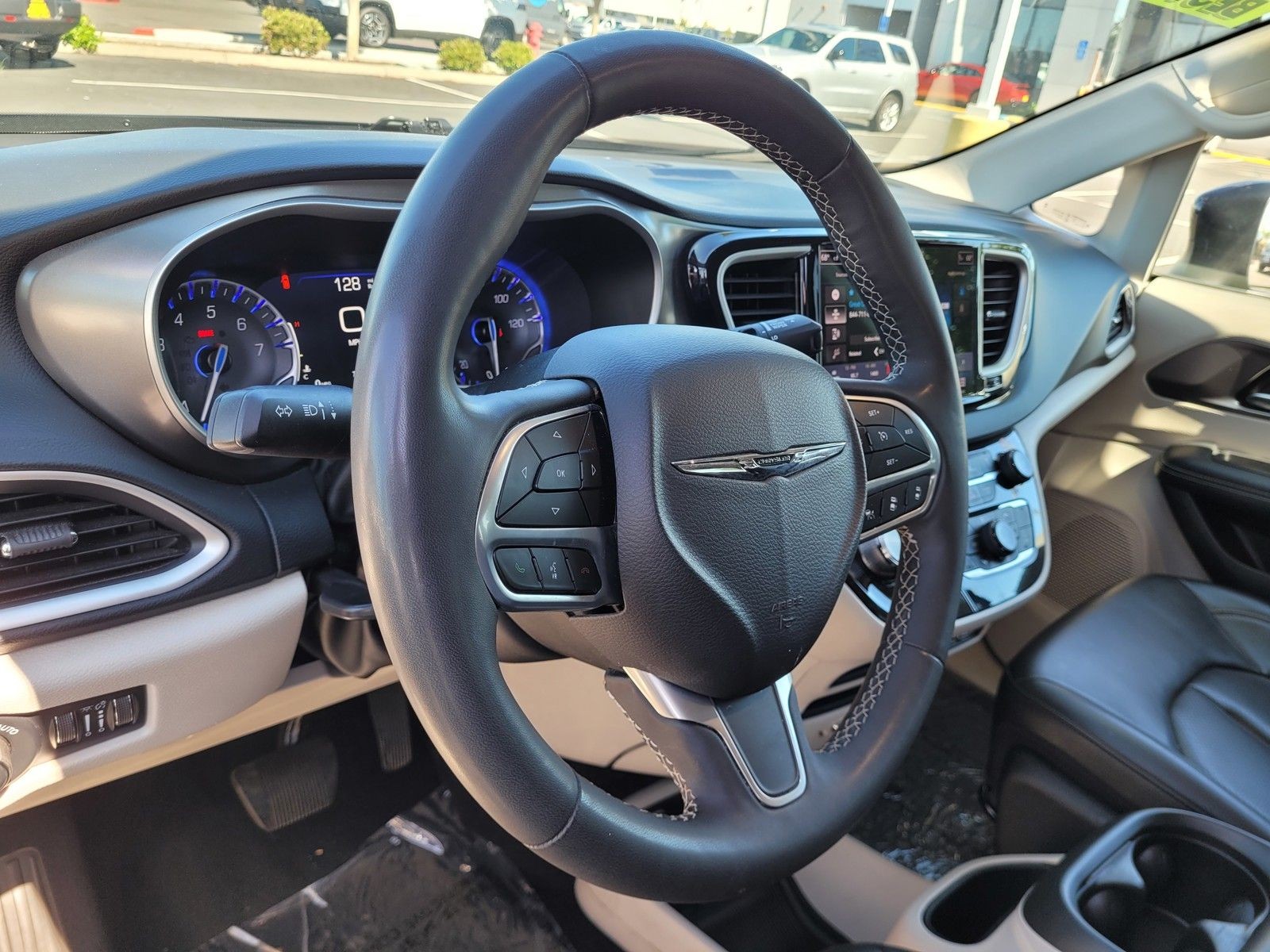Used 2023 Black Chrysler Touring L image 12