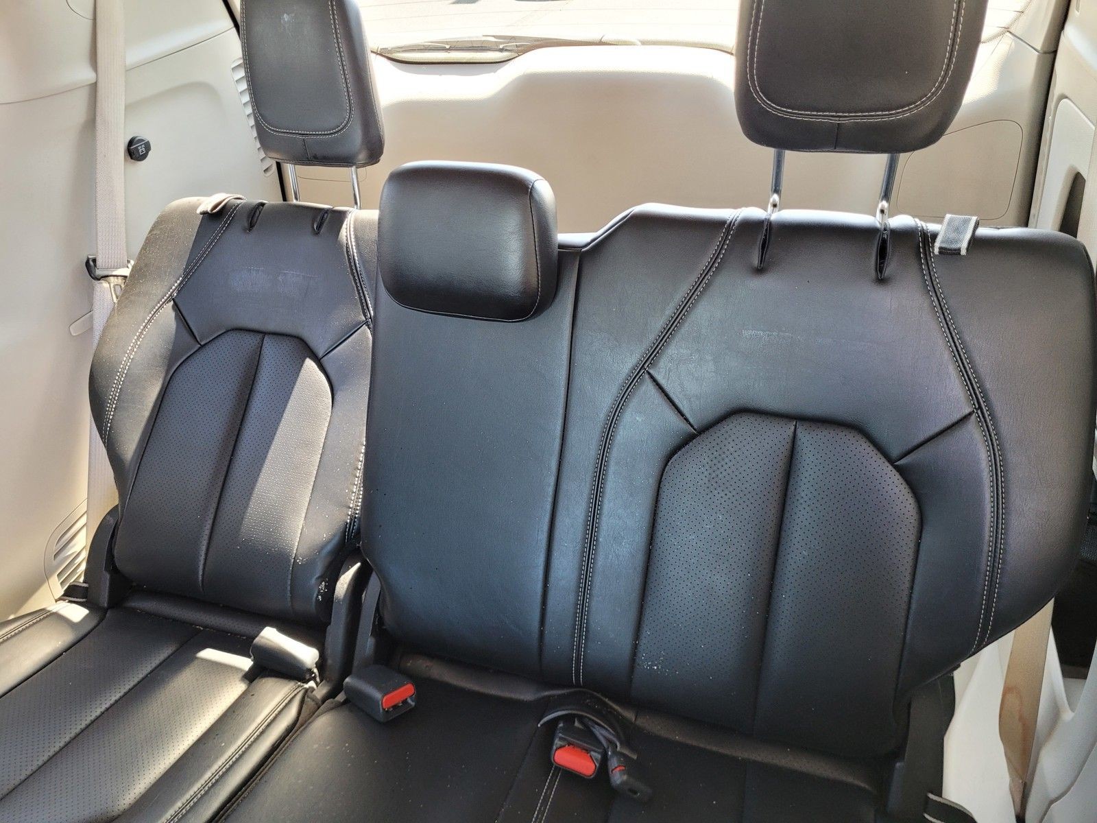 Used 2023 Black Chrysler Touring L image 17