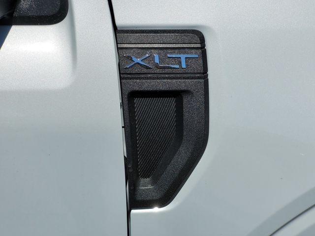 New 2026 Space White Metallic Ford XLT image 24