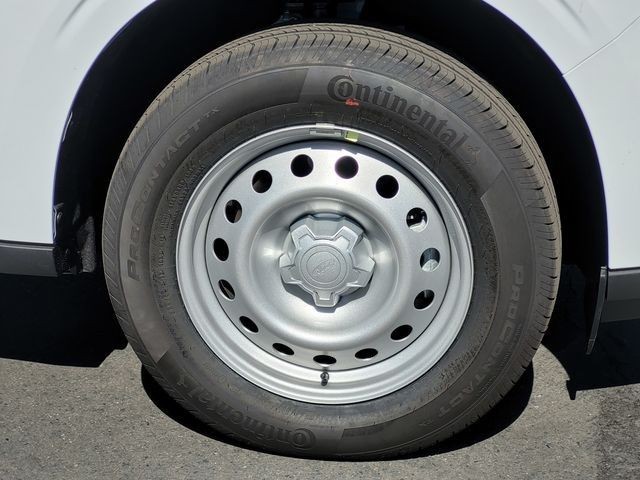 New 2026 Space White Metallic Ford XLT image 34